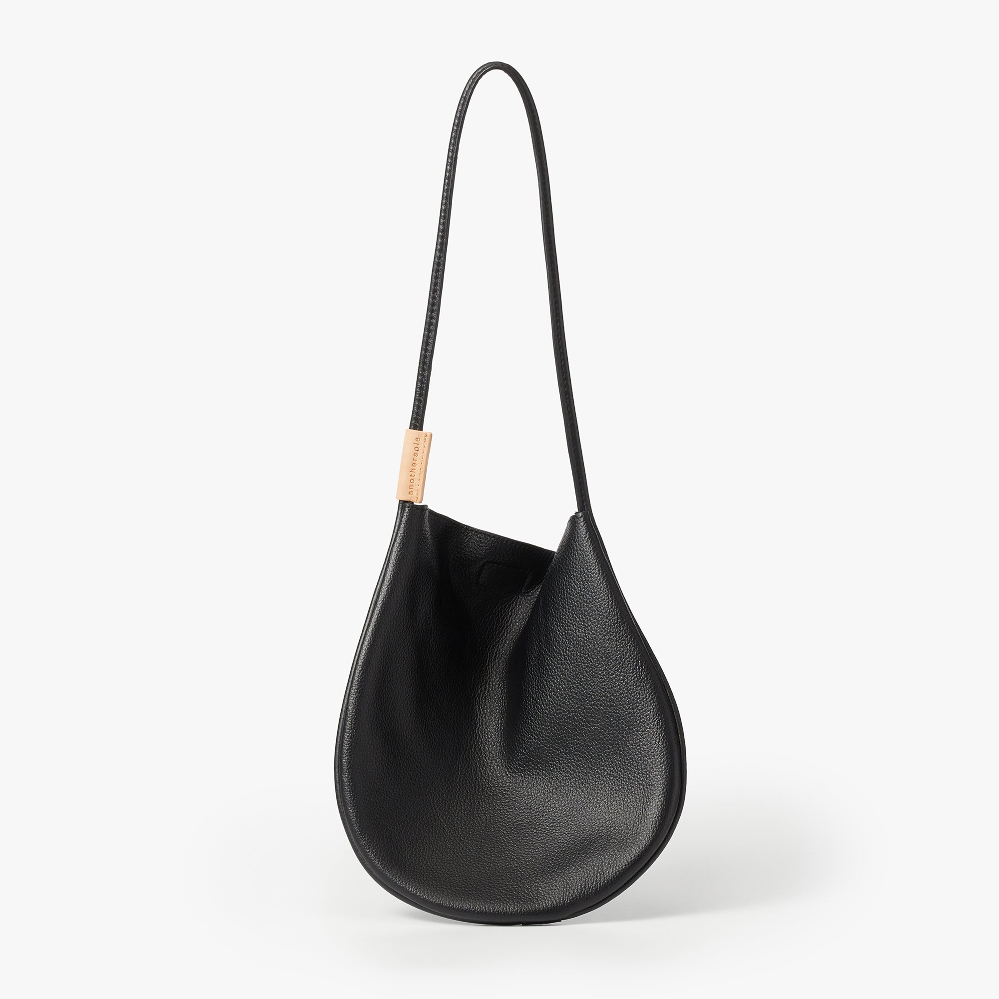 Amari - Black
