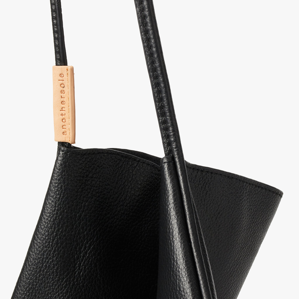 Amari - Black