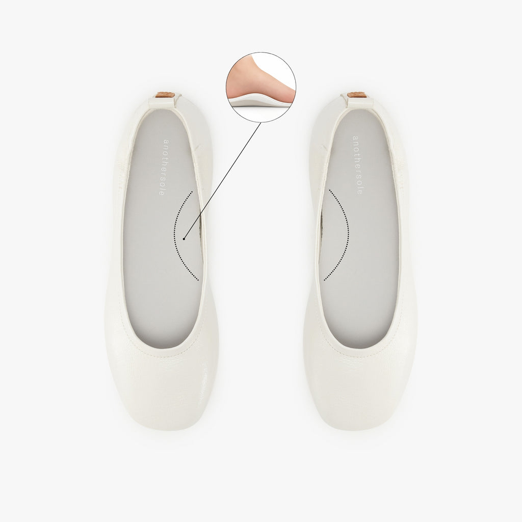 Glove Flats - Cream Patent