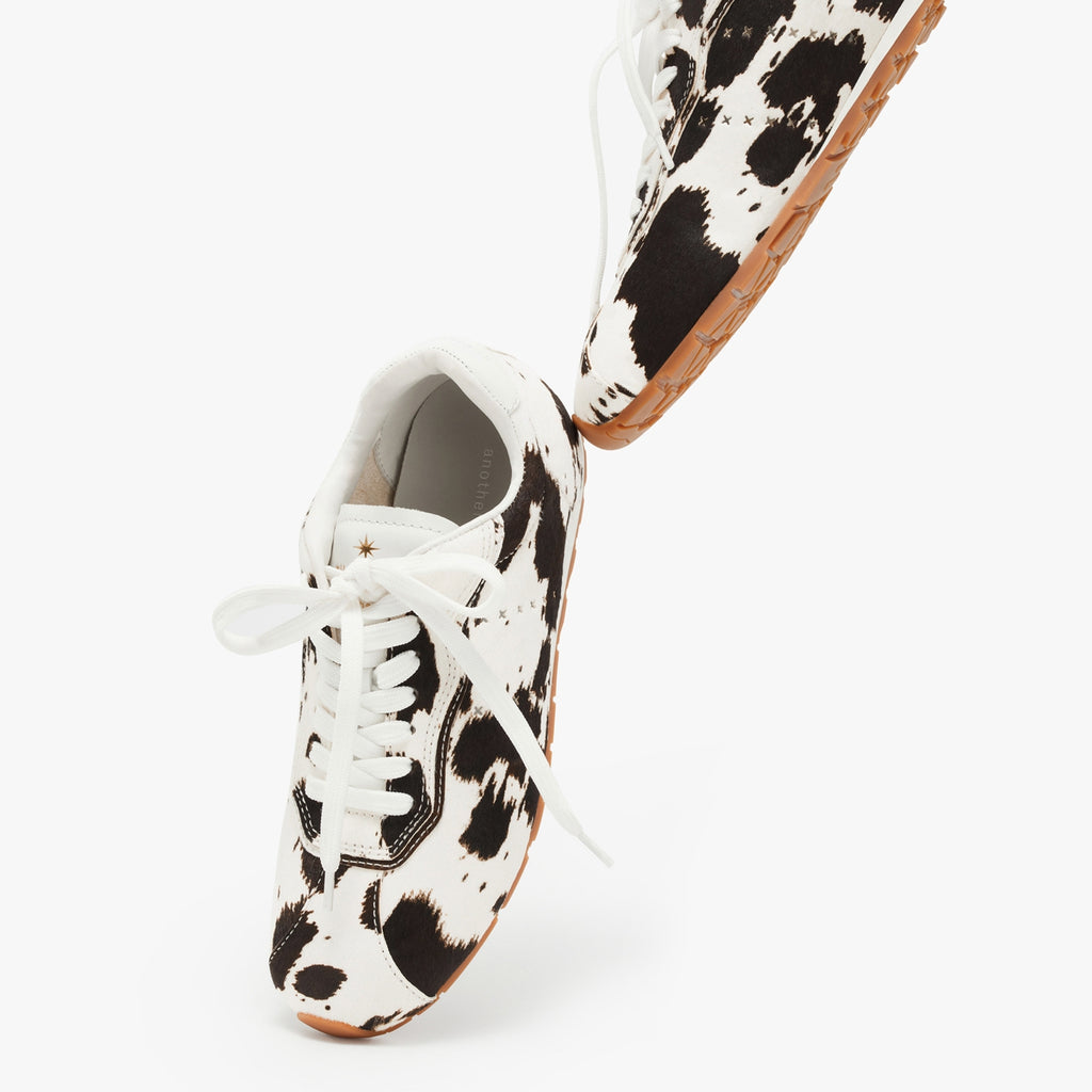 Softe Sneakers - Moomoo